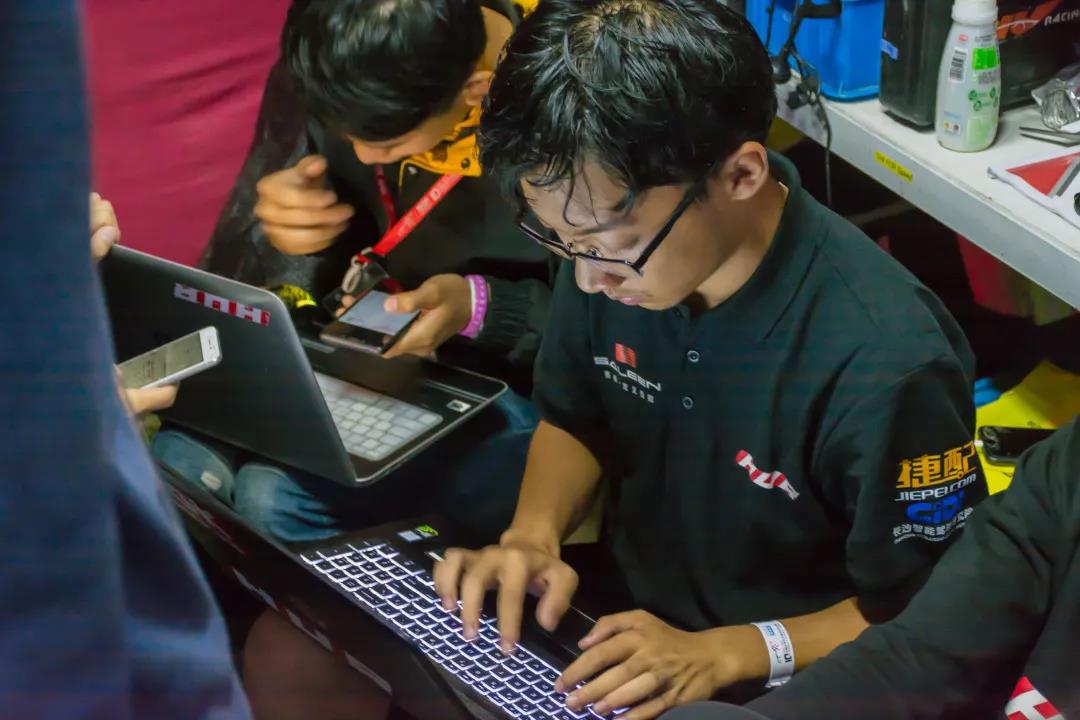 捷配PCB助力湖南大學(xué)睿速賽車隊